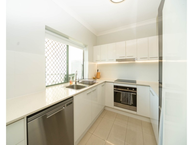 17/39 Frank Street, Labrador QLD 4215