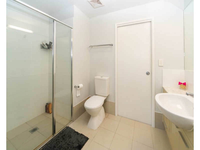17/39 Frank Street, Labrador QLD 4215