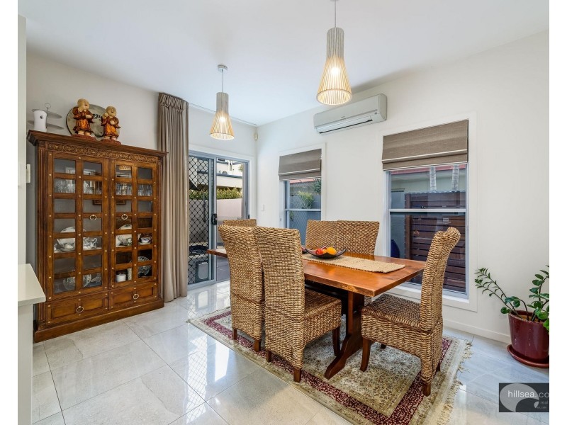 8 Tecona Avenue, Hollywell QLD 4216