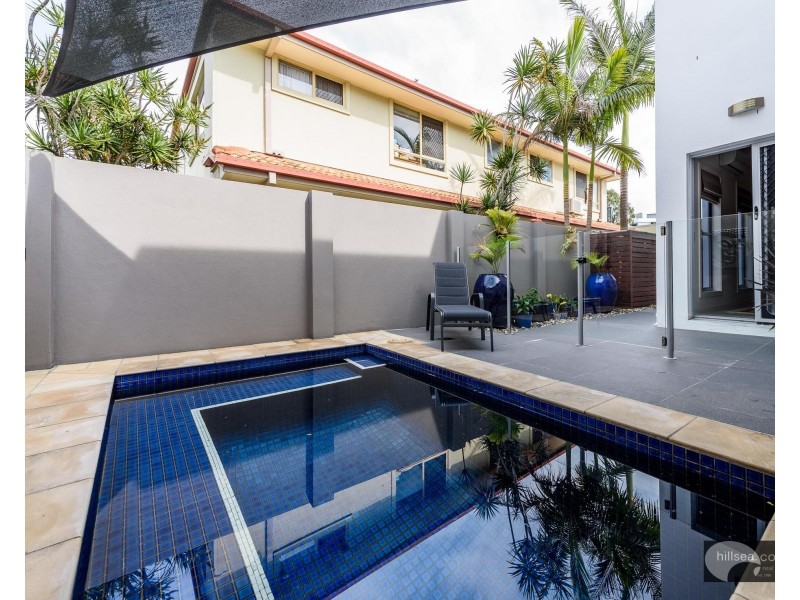 8 Tecona Avenue, Hollywell QLD 4216