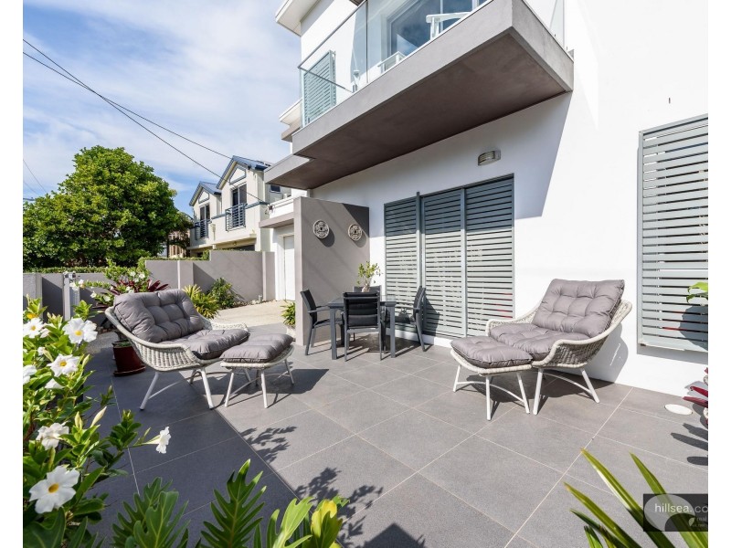 8 Tecona Avenue, Hollywell QLD 4216