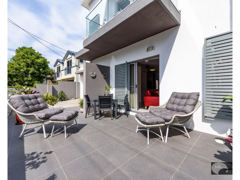 8 Tecona Avenue, Hollywell QLD 4216