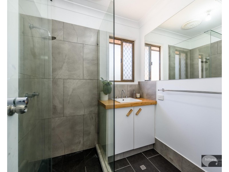 1/202 Central Street, Labrador QLD 4215