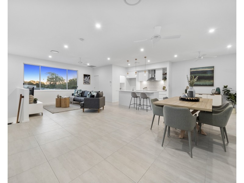 1/19 Killowill Avenue, Paradise Point QLD 4216