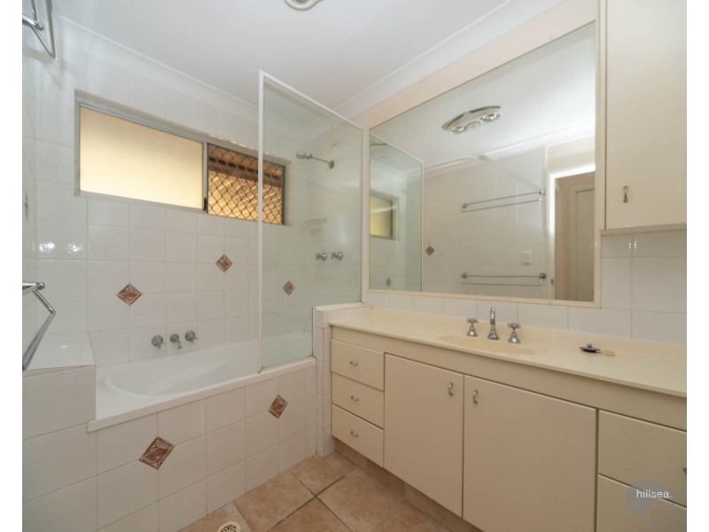 11 Winani Drive, Ashmore QLD 4214