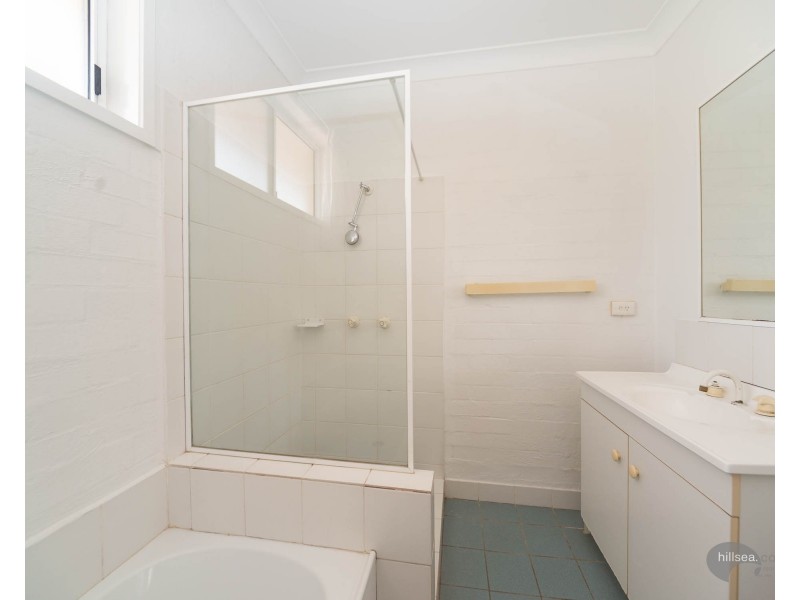 11/13-17 Brown Street, Labrador QLD 4215