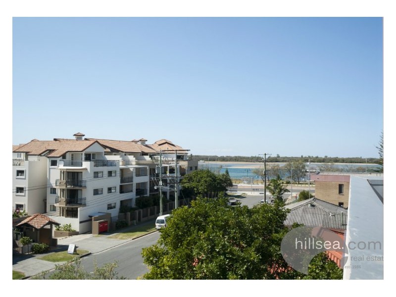11/18 Parker Street, Labrador QLD 4215