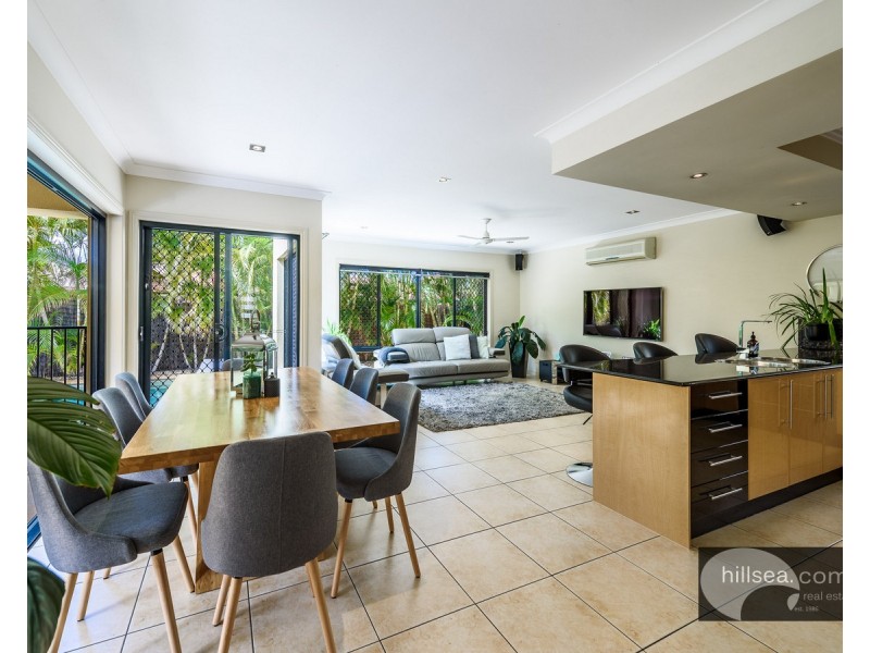 21 Ken Crescent, Helensvale QLD 4212