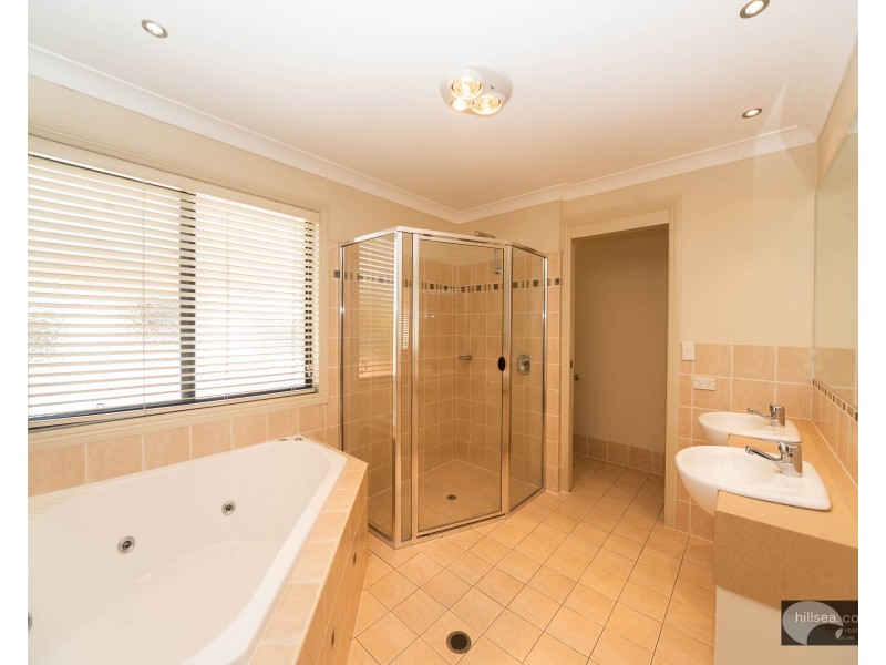 21 Ken Crescent, Helensvale QLD 4212