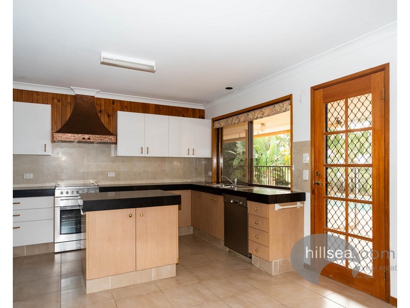 27 Aberdeen Court, Highland Park QLD 4211