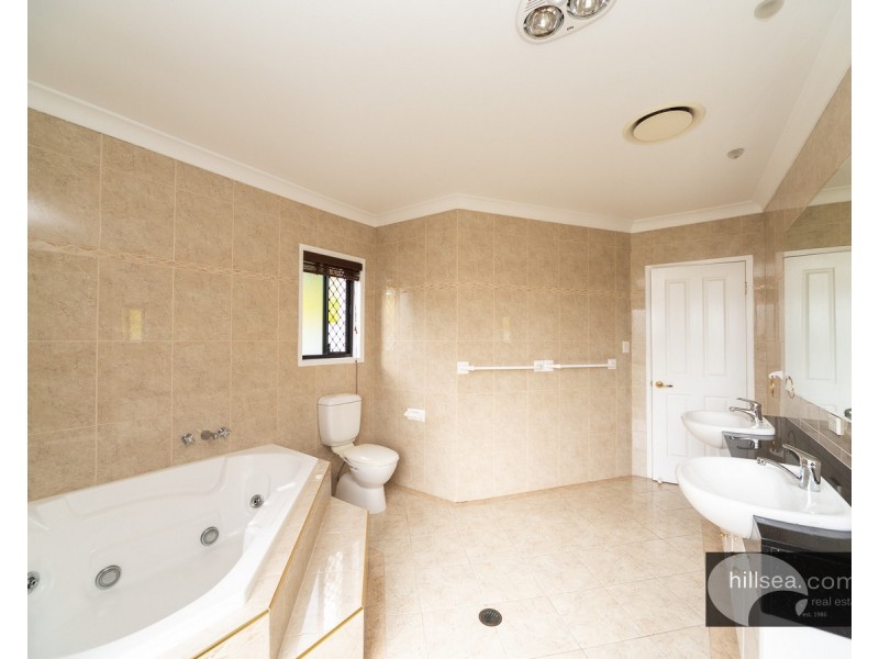 69 Arun Drive, Arundel QLD 4214