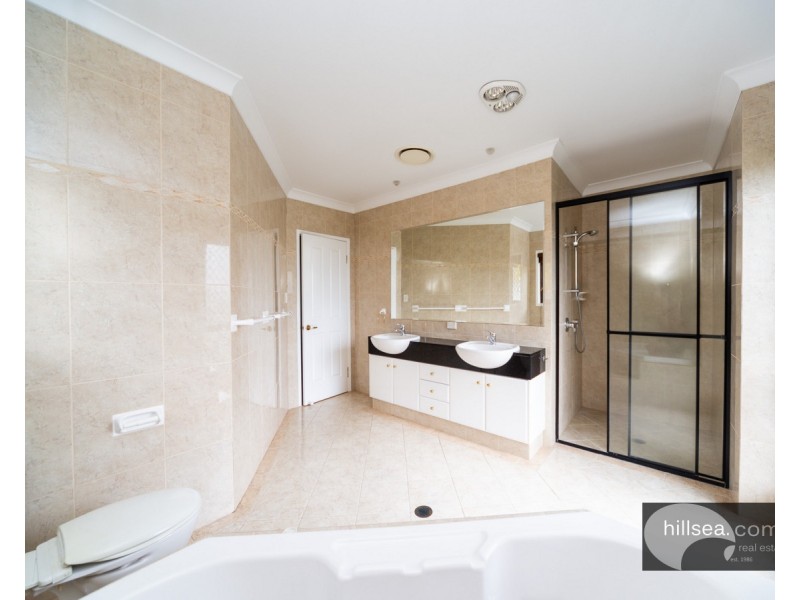 69 Arun Drive, Arundel QLD 4214