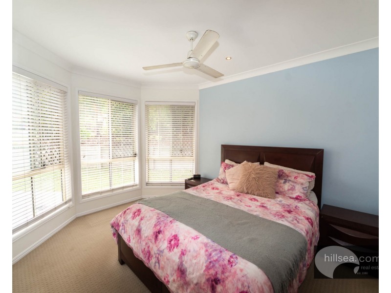 20 Pinemount Crescent, Oxenford QLD 4210