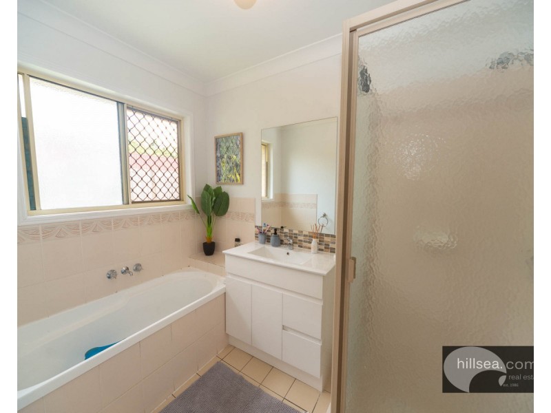 20 Pinemount Crescent, Oxenford QLD 4210