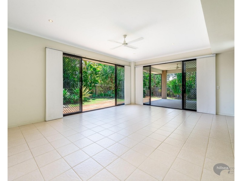 21 Parkes Drive, Helensvale QLD 4212