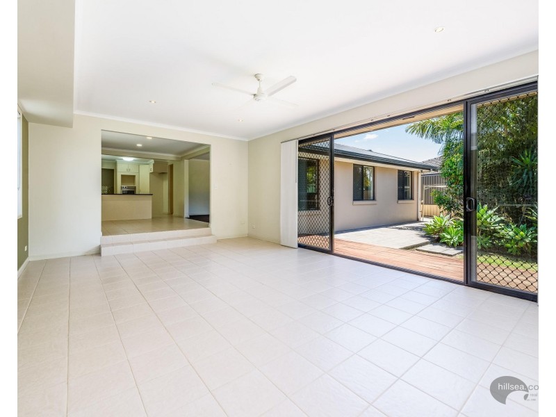 21 Parkes Drive, Helensvale QLD 4212