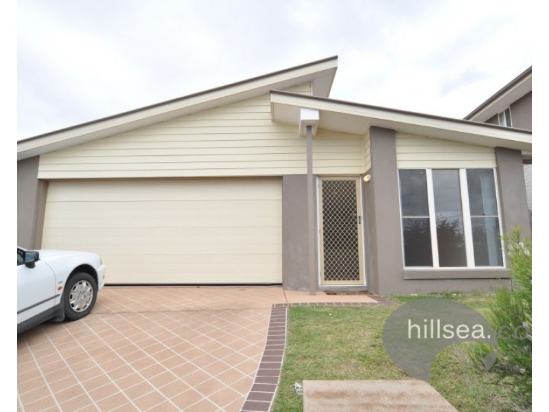 8 Silver Gull Street, Coomera QLD 4209