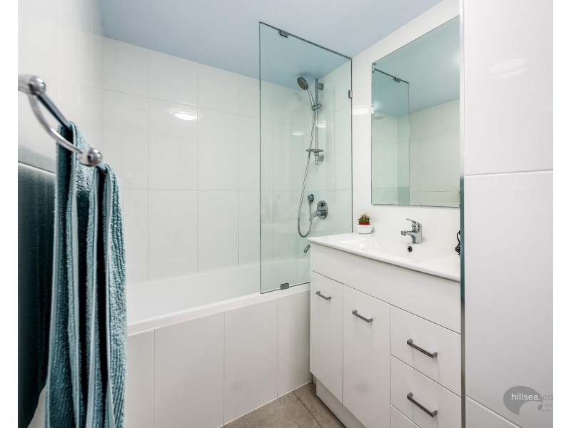 10/111 Frank Street, Labrador QLD 4215