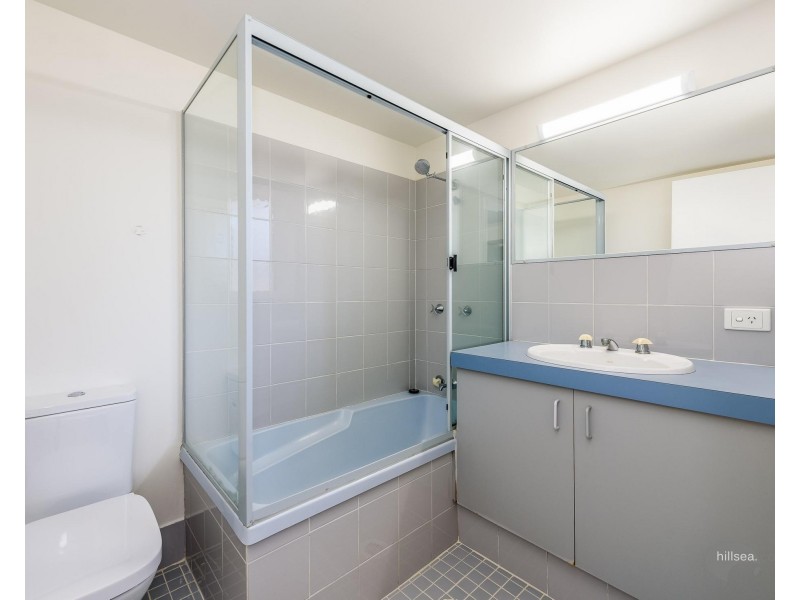 10/111 Frank Street, Labrador QLD 4215