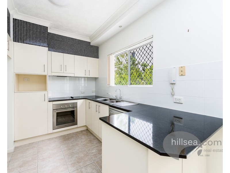2/97 Muir Street, Labrador QLD 4215