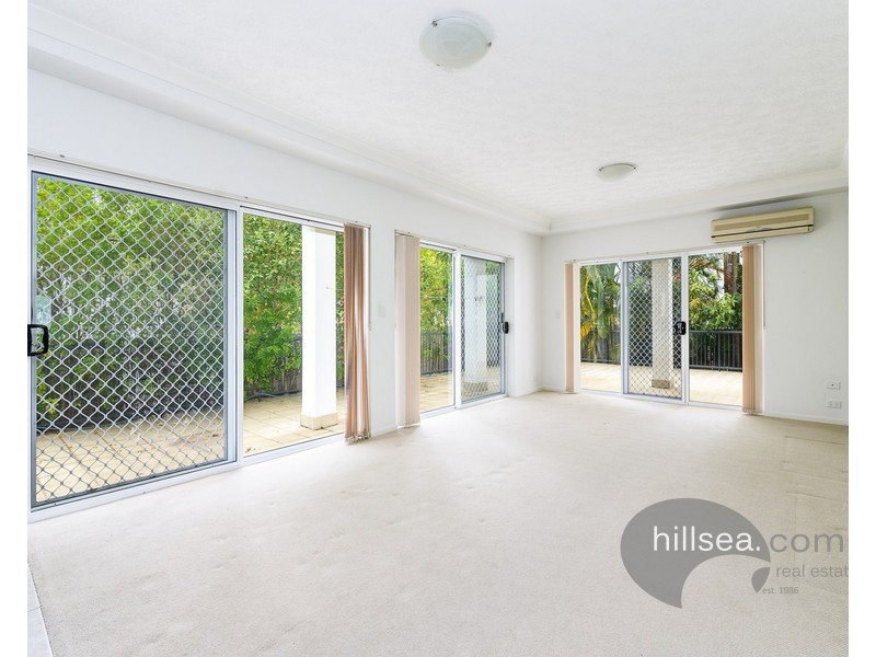 2/97 Muir Street, Labrador QLD 4215