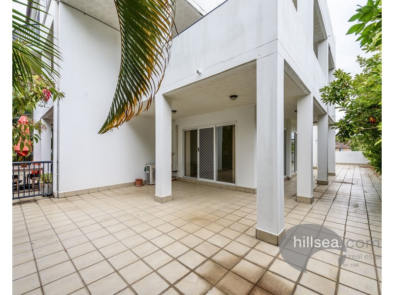 2/97 Muir Street, Labrador QLD 4215