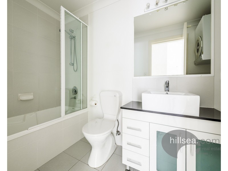 2/97 Muir Street, Labrador QLD 4215