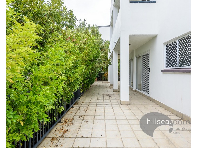 2/97 Muir Street, Labrador QLD 4215