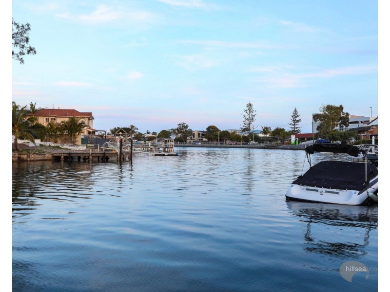 1/5 Perry Place, Biggera Waters QLD 4216