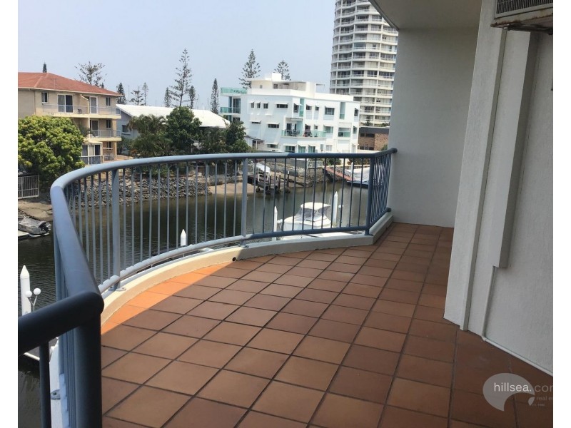 15/9 Madang Crescent, Runaway Bay QLD 4216