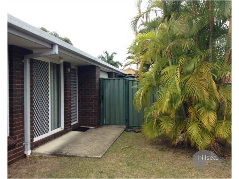 2/2 Melanie Place, Labrador QLD 4215