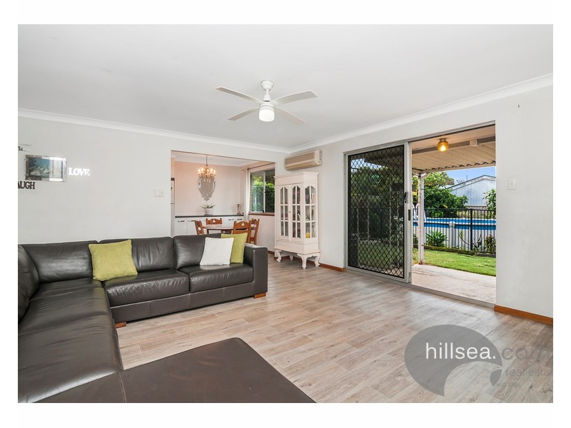 13 Swallow Avenue, Paradise Point QLD 4216