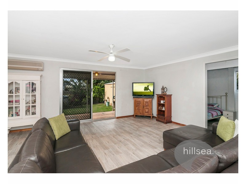 13 Swallow Avenue, Paradise Point QLD 4216