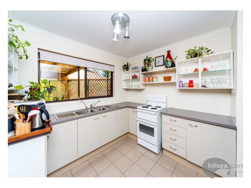 2/116 Little Usher Avenue, Labrador QLD 4215