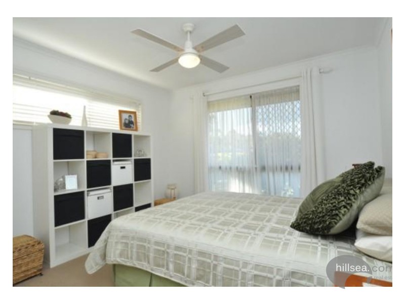 2/116 Little Usher Avenue, Labrador QLD 4215