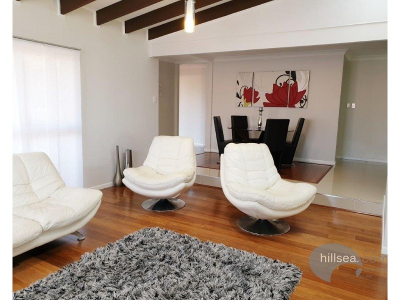 9 Essendon Close, Arundel QLD 4214