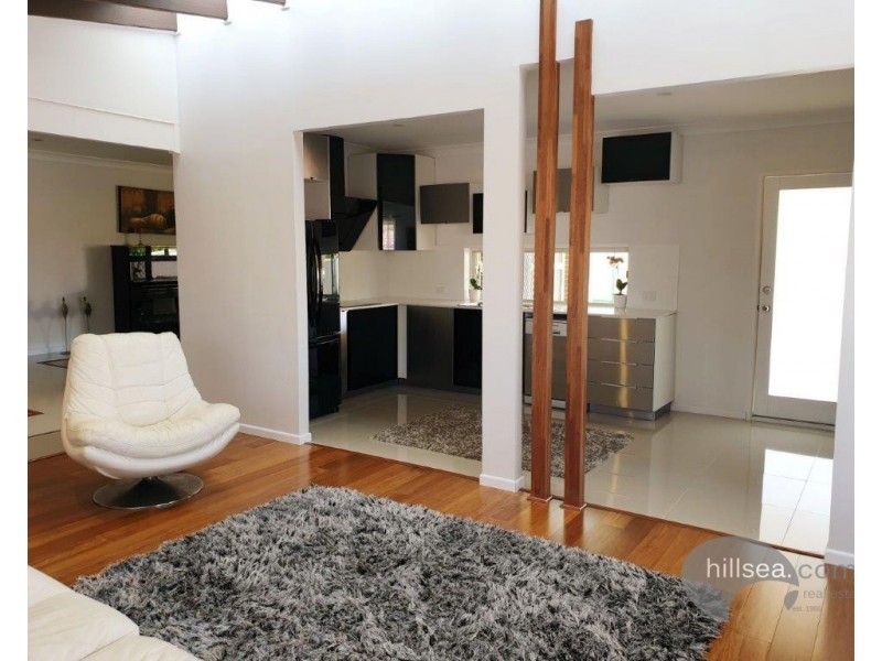 9 Essendon Close, Arundel QLD 4214