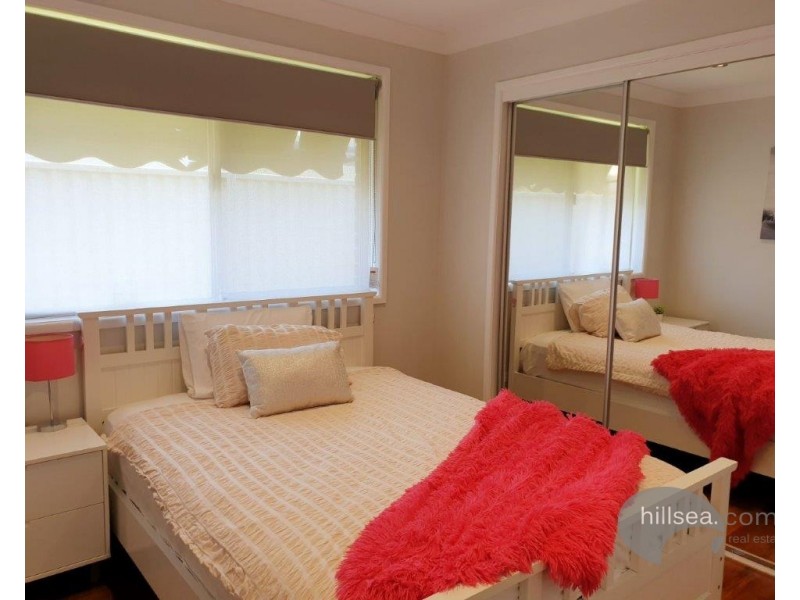 9 Essendon Close, Arundel QLD 4214