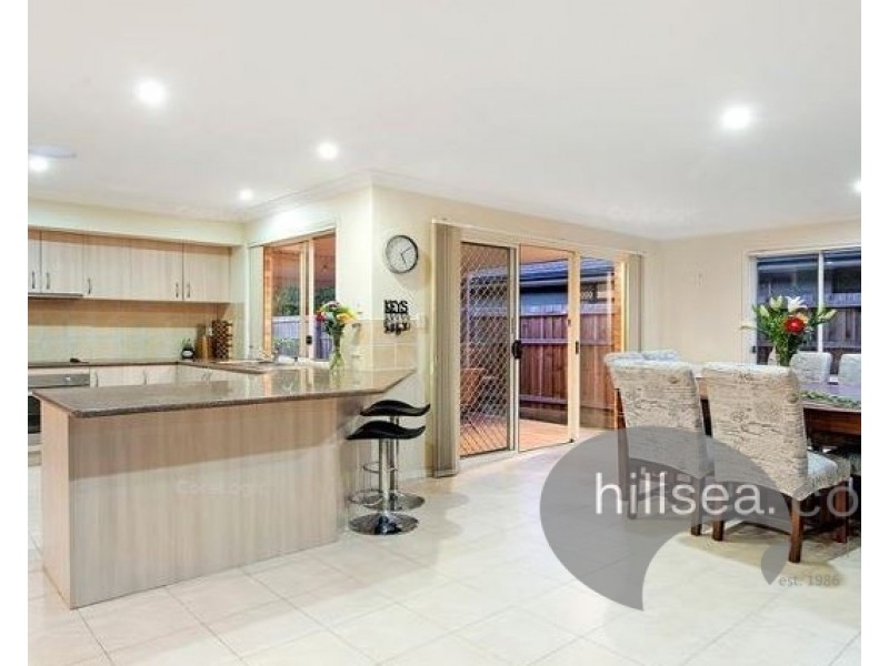 31 Zane Street, Molendinar QLD 4214