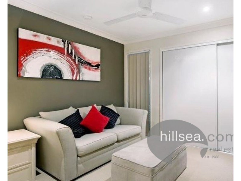 31 Zane Street, Molendinar QLD 4214