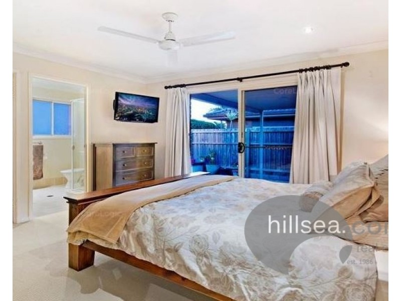 31 Zane Street, Molendinar QLD 4214