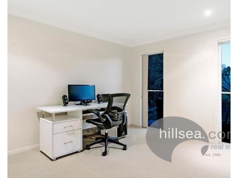 31 Zane Street, Molendinar QLD 4214