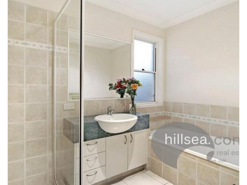 31 Zane Street, Molendinar QLD 4214