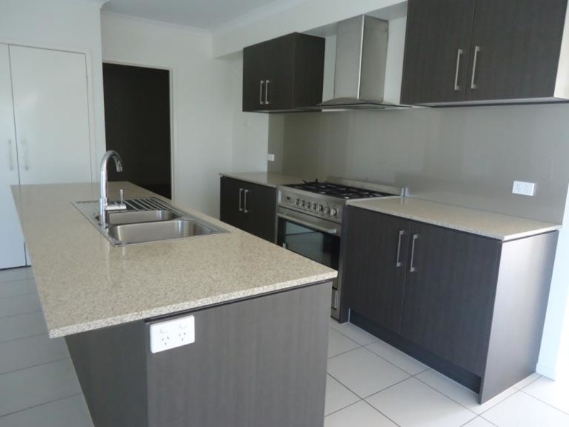 4 Arcadia Boulevard, Pimpama QLD 4209