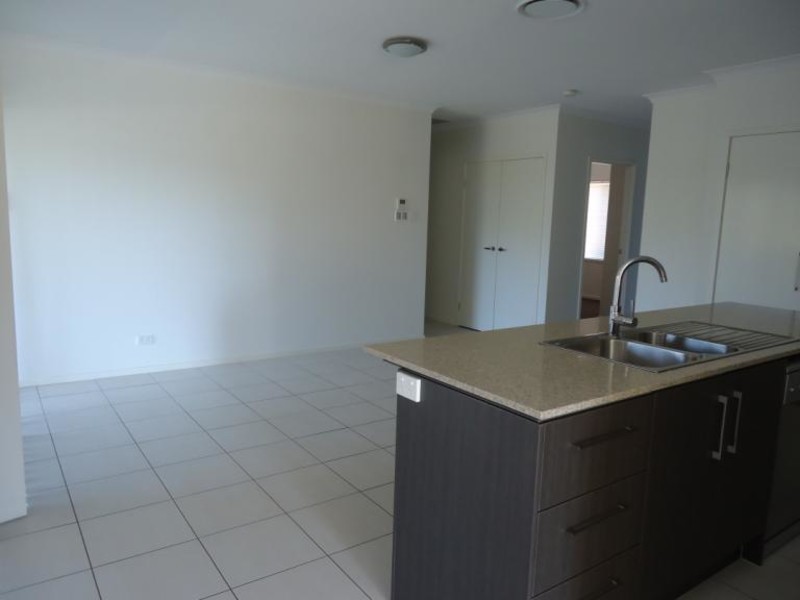 4 Arcadia Boulevard, Pimpama QLD 4209