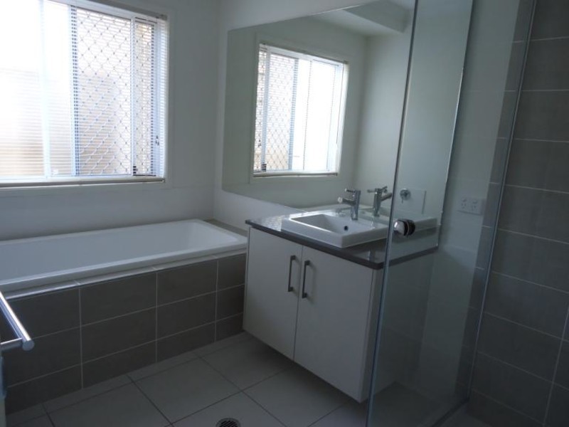 4 Arcadia Boulevard, Pimpama QLD 4209