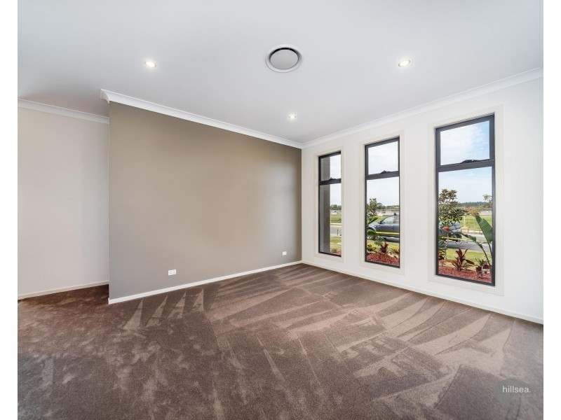 4 Laurel Drive, Helensvale QLD 4212