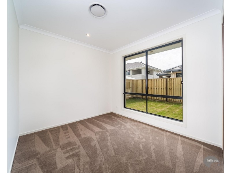 4 Laurel Drive, Helensvale QLD 4212