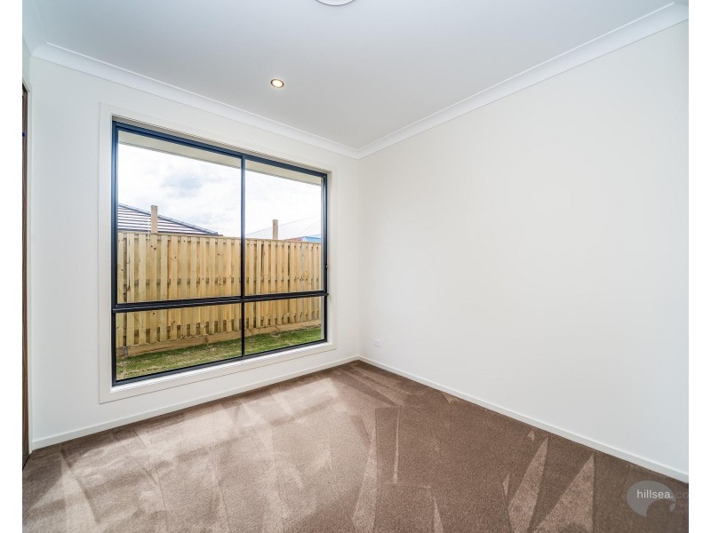 4 Laurel Drive, Helensvale QLD 4212
