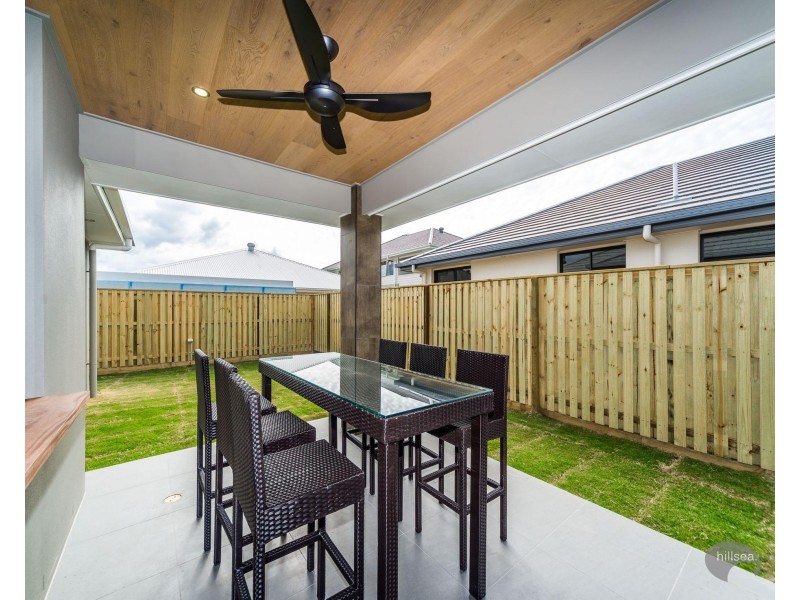 4 Laurel Drive, Helensvale QLD 4212